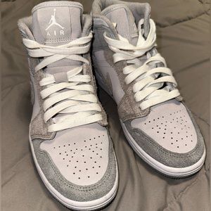 Nike Particle grey Jordan 1 mids